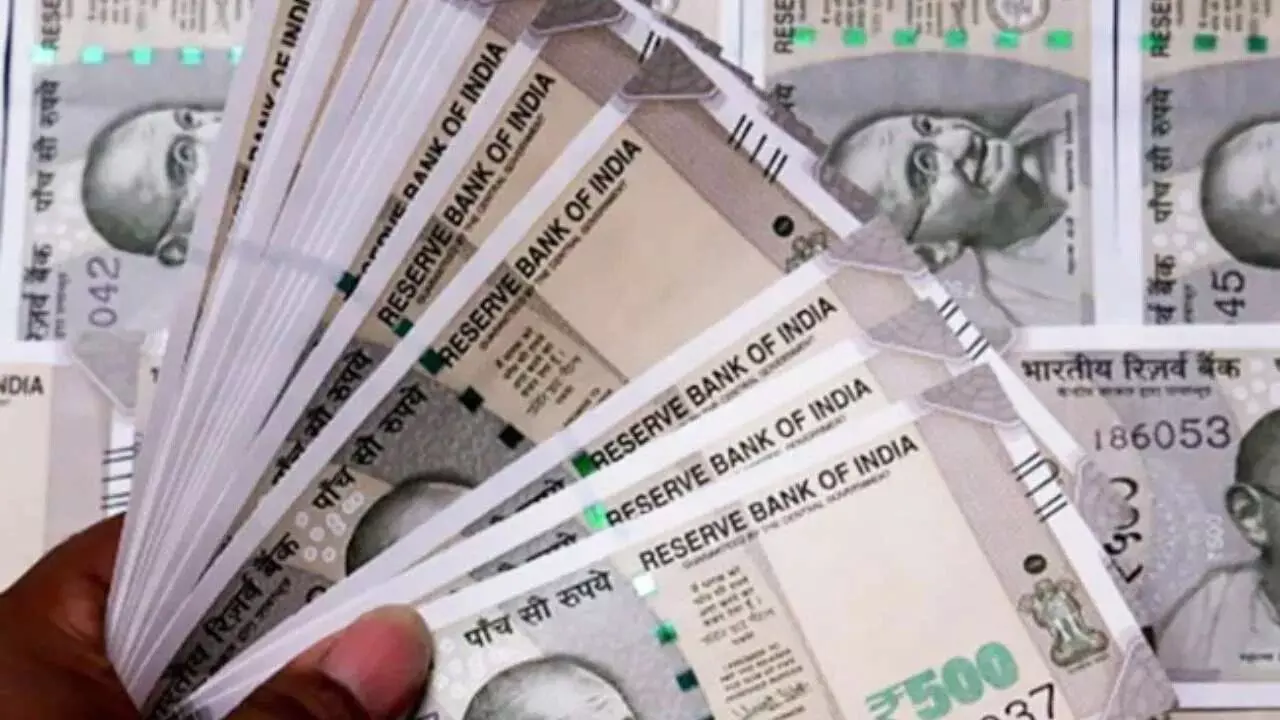 Interest Rates 2026 : ఇన్వెస్టర్లకు న్యూ ఇయర్ గిఫ్ట్.. పొదుపు పథకాల వడ్డీ రేట్లపై కేంద్రం కీలక నిర్ణయం