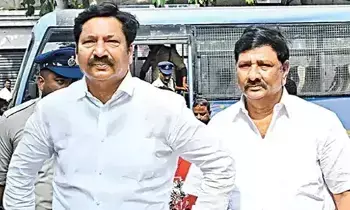 Fake Liquor Case:  నకిలీ మద్య కేసు: ఆధారాల చెరపాలంటే చెరగక.. జోగి-అద్దేపల్లి బంధం బహిర్గతం!