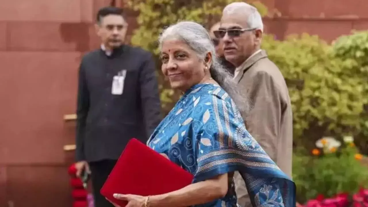 Budget 2026 : సామాన్యుడికి బంపర్ గిఫ్ట్ అందబోతుందా? ధరలు దిగొచ్చేలా జీఎస్టీ 2.0 ప్లాన్ Budget 2026 : సామాన్యుడికి బంపర్ గిఫ్ట్ అందబోతుందా? ధరలు దిగొచ్చేలా జీఎస్టీ 2.0 ప్లాన్