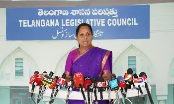Kavitha’s Warning: కవిత హెచ్చరిక: కేసీఆర్ అసెంబ్లీకి రాకపోతే భారాసను దేవుడు కూడా కాపాడలేడు.. రేవంత్ వ్యాఖ్యలు అనుచితం