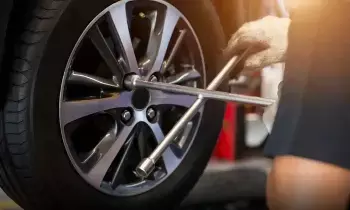 Car Tyre Safety : కారు టైర్లు ఎప్పుడు మార్చాలో కనిపెట్టండిలా..లేదంటే నడిరోడ్డుపై నరకమే