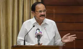 Venkaiah Naidu:  వెంకయ్యనాయుడు: తెలుగు మరచిన తెలుగువాడు అసంపూర్ణుడే... మాతృభాషను శ్వాసలా కాపాడాలి