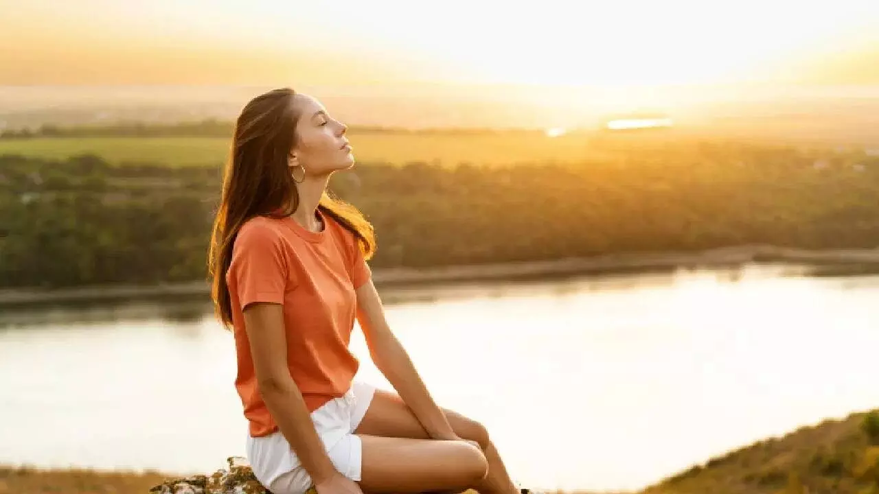 Biggest Mistake You’re Making for Vitamin D: ఎండలో కూర్చుంటున్నారా? అయితే విటమిన్-డి కోసం మీరు చేసే అతిపెద్ద తప్పు ఇదే Biggest Mistake You’re Making for Vitamin D: ఎండలో కూర్చుంటున్నారా? అయితే విటమిన్-డి కోసం మీరు చేసే అతిపెద్ద తప్పు ఇదే