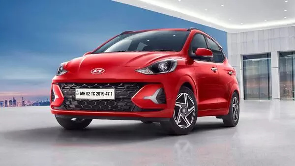 Hyundai : హ్యుందాయ్ సంచలన నిర్ణయం..కారు కొంటే రూ.1.69 లక్షలు మీ జేబులో ఉన్నట్టే Hyundai : హ్యుందాయ్ సంచలన నిర్ణయం..కారు కొంటే రూ.1.69 లక్షలు మీ జేబులో ఉన్నట్టే