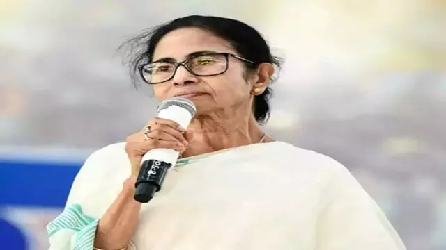 Mamata Alleges: ఐప్యాక్ చీఫ్ ఇంటి దాడుల్లో టీఎంసీ అంతర్గత డేటాను స్వాధీనం చేసుకోవడానికి ఈడీ ప్రయత్నం: మమతా ఆరోపణ Mamata Alleges: ఐప్యాక్ చీఫ్ ఇంటి దాడుల్లో టీఎంసీ అంతర్గత డేటాను స్వాధీనం చేసుకోవడానికి ఈడీ ప్రయత్నం: మమతా ఆరోపణ