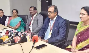 NMC Chairman Dr. Abhijat Sheth: పీపీపీ మోడల్తో పేదలకు నష్టం లేదు: ఎన్ఎంసీ చైర్మన్ డా. అభిజాత్ షెత్ NMC Chairman Dr. Abhijat Sheth: పీపీపీ మోడల్తో పేదలకు నష్టం లేదు: ఎన్ఎంసీ చైర్మన్ డా. అభిజాత్ షెత్