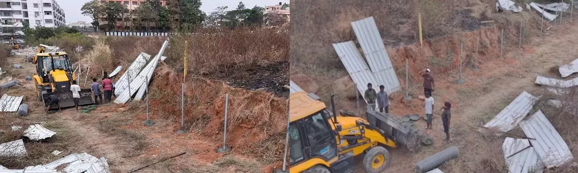 HYDRA Safeguards Government Land: మియాపూర్లో అక్రమార్కుల నుంచి రూ.3 వేల కోట్ల విలువైన ప్రభుత్వ భూమిని కాపాడిన హైడ్రా HYDRA Safeguards Government Land: మియాపూర్లో అక్రమార్కుల నుంచి రూ.3 వేల కోట్ల విలువైన ప్రభుత్వ భూమిని కాపాడిన హైడ్రా