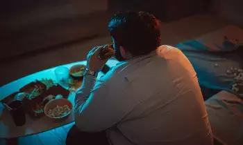 Eating Late at Night: రాత్రి ఆలస్యంగా తింటున్నారా..? అయితే జాగ్రత్త.. ఏమవుతుందంటే..?