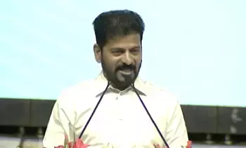 CM Revanth Reddy: తల్లిదండ్రులను నిర్లక్ష్యం చేస్తే ప్రభుత్వ ఉద్యోగుల జీతాల్లో 10-15% కోత: సీఎం రేవంత్ రెడ్డి