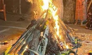 Bhogi Bonfire: భోగి మంటల్లో ఏం వేయాలి..ఏం  వేయొద్దు