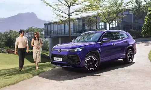 Volkswagen Tayron : స్కోడా కొడియాక్ కే చెమటలు..మార్కెట్లోకి ఫోక్స్వ్యాగన్ టైరోన్ Volkswagen Tayron : స్కోడా కొడియాక్ కే చెమటలు..మార్కెట్లోకి ఫోక్స్వ్యాగన్ టైరోన్