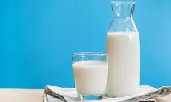 Drinking Milk: వీరు పాలు తాగితే ఈ సమస్యలు తప్పవు.. నిపుణులు ఏమంటున్నారంటే..?