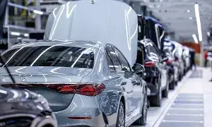 Tariff War 2026 : గ్రీన్‌ల్యాండ్ ఇస్తారా? లేక మీ కార్ల కంపెనీలను మూయమంటారా? ట్రంప్ విశ్వరూపం