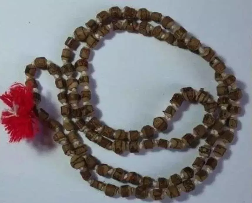 Wearing a Tulasi Mala: తులసి మాల ధరిస్తున్నారా? ఈ నియమాలు తెలియకపోతే పుణ్యం కంటే పాపమే ఎక్కువ.. Wearing a Tulasi Mala: తులసి మాల ధరిస్తున్నారా? ఈ నియమాలు తెలియకపోతే పుణ్యం కంటే పాపమే ఎక్కువ..