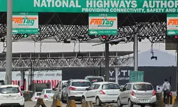 New Rules Alert: వాహనదారులకు హెచ్చరిక.. టోల్ ఫీజు కట్టకపోతే బండి అమ్మడం ఇక అసాధ్యం