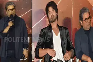 Bollywood Director Vishal Bhardwaj: ‘ఓ రోమియో’ ట్రైలర్ లాంచ్లో మీడియాతో విశాల్ భరద్వాజ్ ముచ్చట్లు Bollywood Director Vishal Bhardwaj: ‘ఓ రోమియో’ ట్రైలర్ లాంచ్లో మీడియాతో విశాల్ భరద్వాజ్ ముచ్చట్లు