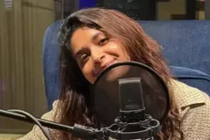 Actress Keerthy Suresh: డబ్బింగ్ స్టూడియోలో కీర్తి సురేశ్ రికార్డు.. ఏకంగా 9 గంటల పాటు చెప్పిన మహానటి.. Actress Keerthy Suresh: డబ్బింగ్ స్టూడియోలో కీర్తి సురేశ్ రికార్డు.. ఏకంగా 9 గంటల పాటు చెప్పిన మహానటి..