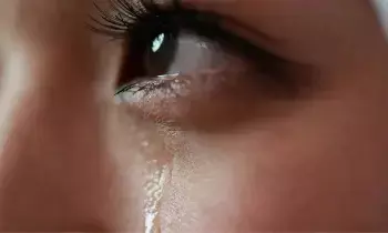 Eyes Tearing Up: కళ్ల నుండి నీరు కారుతోందా..? అయితే అది ఈ ప్రమాదకర వ్యాధుల లక్షణం కావచ్చు.. తస్మాత్ జాగ్రత్త