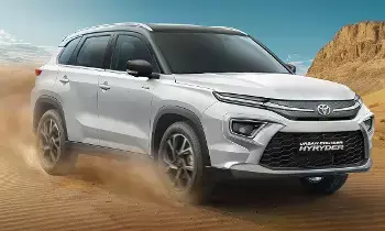 Toyota : టయోటా బంపర్ ఆఫర్..కేవలం రూ.29,499తో బేస్ మోడల్‎ను టాప్ ఎండ్‎గా మార్చుకోండి