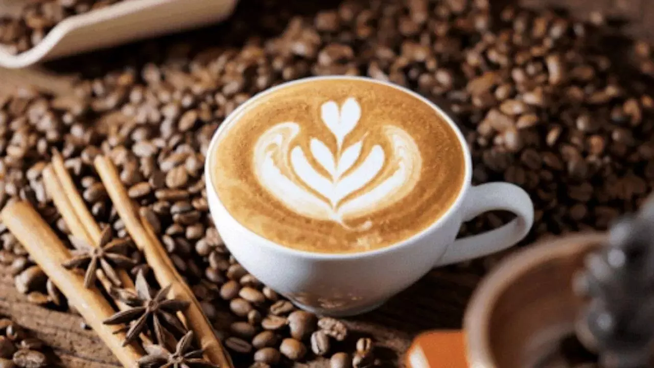 Coffee a Nectar or a Poison: కాఫీ అమృతమా? విషమా? రోజుకు ఎన్ని కప్పులు తాగితే ఆరోగ్యానికి మేలు? Coffee a Nectar or a Poison: కాఫీ అమృతమా? విషమా? రోజుకు ఎన్ని కప్పులు తాగితే ఆరోగ్యానికి మేలు?