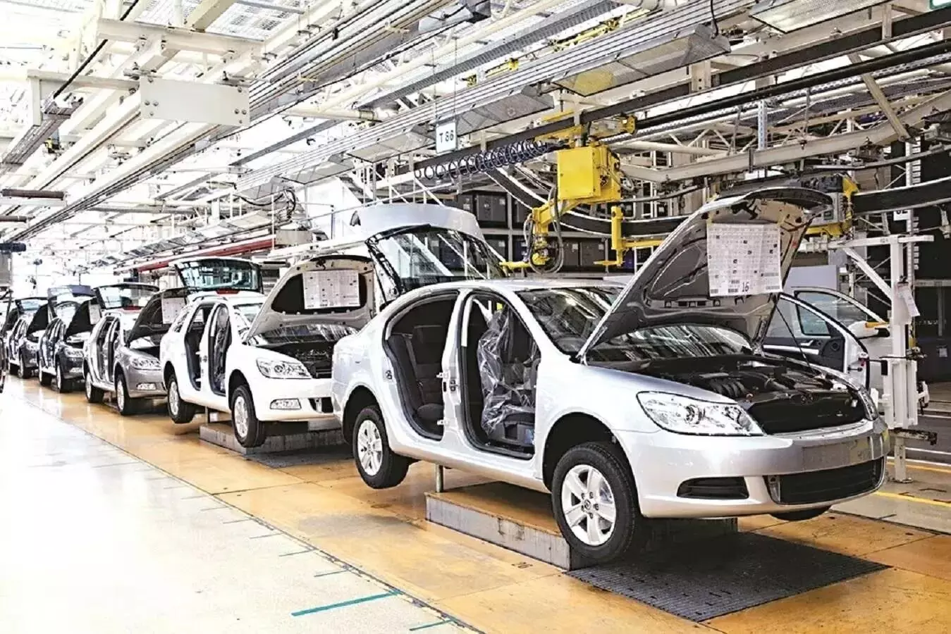 Indian Automobile Industry : సామాన్యుడి సైకిల్ నుంచి వరల్డ్ క్లాస్ కార్ల దాకా..ఆటోమొబైల్ రంగంలో మనదే హవా Indian Automobile Industry : సామాన్యుడి సైకిల్ నుంచి వరల్డ్ క్లాస్ కార్ల దాకా..ఆటోమొబైల్ రంగంలో మనదే హవా