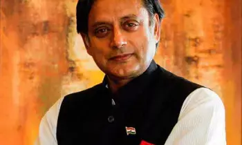 MP Shashi Tharoor: రాహుల్గాంధీ నిజాయితీపరుడు.. కాంగ్రెస్లోనే ఉంటా: థరూర్ MP Shashi Tharoor: రాహుల్గాంధీ నిజాయితీపరుడు.. కాంగ్రెస్లోనే ఉంటా: థరూర్