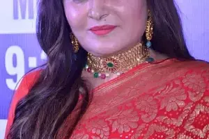 Actress Jayaprada: జయప్రద జీవితంలో తీరని పీడకల: ఆమెనే భార్య అని కోర్టుకెక్కిన వ్యక్తి .. కాపాడింది ఎవరంటే? Actress Jayaprada: జయప్రద జీవితంలో తీరని పీడకల: ఆమెనే భార్య అని కోర్టుకెక్కిన వ్యక్తి .. కాపాడింది ఎవరంటే?