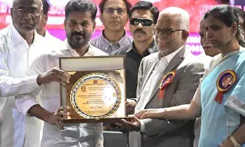 CM Revanth Reddy Questions:  ముఖ్యమంత్రి రేవంత్ రెడ్డి: కేసీఆర్ కుటుంబం వేల కోట్ల ఆస్తులు ఎలా సంపాదించింది? నేరాలు చేసి ప్రశ్నలు రాకుండా ఉండాలనుకుంటున్నారా?