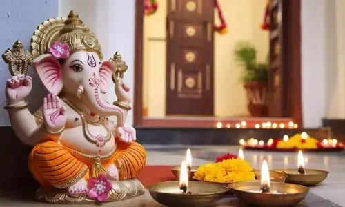 Women Play a Key Role in Boosting Positive Energy at Home: ఇంట్లో సానుకూల శక్తిని పెంచడంలో మహిళలే కీలకం.. ఈ 4 పనులు చేస్తే లక్ష్మీదేవి మీ ఇంట్లోనే..