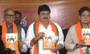 BJP’s Municipal Election Manifesto: భాజపా మున్సిపల్‌ ఎన్నికల సంకల్ప పత్రం: మమ్మల్ని గెలిపిస్తే పన్నుల పెంపు ఉండదు.. అవినీతి రహిత అభివృద్ధి హామీ