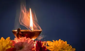 Burnt Wicks After Deeparadhana: దీపారాధన తర్వాత కాలిన వత్తులు ఏం  చేయాలంటే.?