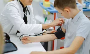 High Blood Pressure in Children: ఈ లక్షణాలు ఉంటే.. పిల్లల్లో బీపీ ఉన్నట్టే..