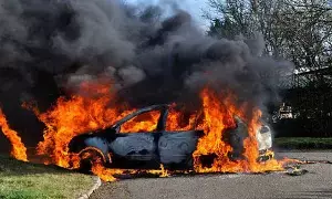 EV Safety Alert :  ఎలక్ట్రిక్ కార్లలో మంటలు ఎందుకు వస్తాయి? ఈ 5 జాగ్రత్తలు తప్పనిసరి