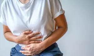 Struggling with Indigestion: అజీర్ణంతో ఇబ్బంది పడుతున్నారా.. ఈ అలవాట్లు మీ ప్రాణాలకే ప్రమాదం.. వైద్యులు ఏమంటున్నారంటే..?