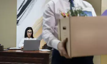 Leave Rules 2026 : జ్వరం వచ్చిందని సెలవులు పెడుతున్నారా ? కంపెనీ తీసేసే ఛాన్స్ మీరుస్తున్నట్లే