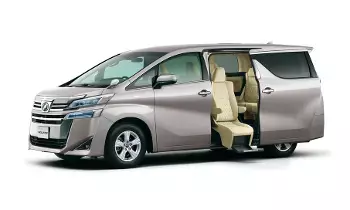 Toyota : టయోటా సంచలనం.. ఈ కారు కొంటే వచ్చే డిస్కౌంట్ తో ఇంకో కారు కొనొచ్చు