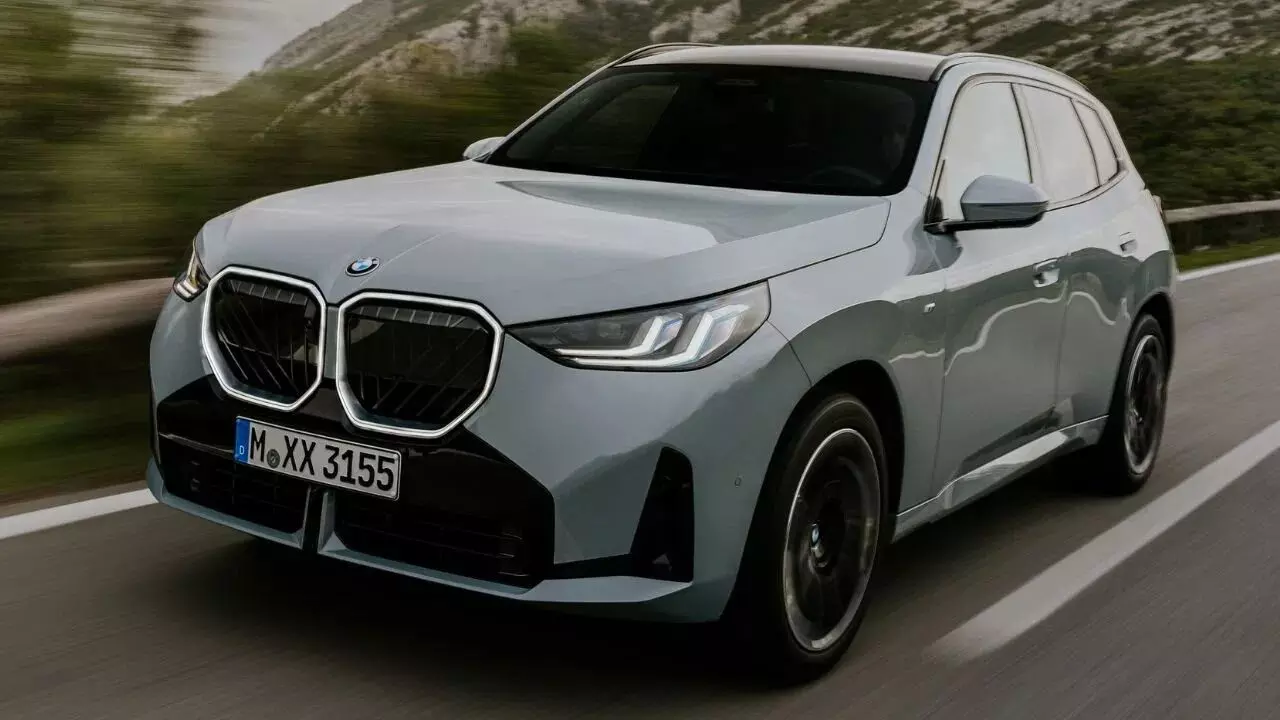 BMW : చరిత్రను తిరగరాయబోతున్న బీఎండబ్ల్యూ..ఈ మేడ్ ఇన్ ఇండియా కారు స్పెషాలిటీ ఏంటో తెలుసా? BMW : చరిత్రను తిరగరాయబోతున్న బీఎండబ్ల్యూ..ఈ మేడ్ ఇన్ ఇండియా కారు స్పెషాలిటీ ఏంటో తెలుసా?