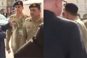 Pakistan Army Chief Asim Munir: ఆగండి... ఐడీ కార్డు చూపండి! మ్యూనిక్ సదస్సులో పాక్ ఆర్మీ చీఫ్ ఆసిం మునీర్కు భద్రతా సిబ్బంది షాక్.. వీడియో వైరల్ Pakistan Army Chief Asim Munir: ఆగండి... ఐడీ కార్డు చూపండి! మ్యూనిక్ సదస్సులో పాక్ ఆర్మీ చీఫ్ ఆసిం మునీర్కు భద్రతా సిబ్బంది షాక్.. వీడియో వైరల్