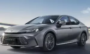 Toyota Camry : హైబ్రిడ్ మ్యాజిక్.. భారీ డిస్కౌంట్.. టయోటా కామ్రీ కొనేందుకు ఇదే సరైన సమయం