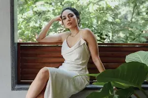 Sobhita Dhulipala: ప్రచారం కంటే ప్రశాంతతే ముఖ్యం: శోభిత ధూళిపాళ Sobhita Dhulipala: ప్రచారం కంటే ప్రశాంతతే ముఖ్యం: శోభిత ధూళిపాళ