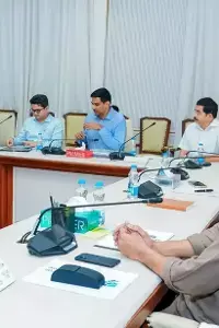 CM Revanth Reddy: ముఖ్యమంత్రి రేవంత్‌రెడ్డి: త్వరలో హైదరాబాద్‌లో క్షేత్రస్థాయి పరిశీలన.. అధికారులకు హెచ్చరిక