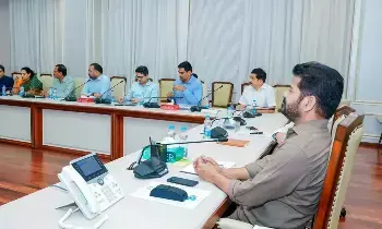 CM Revanth Reddy: ముఖ్యమంత్రి రేవంత్‌రెడ్డి: త్వరలో హైదరాబాద్‌లో క్షేత్రస్థాయి పరిశీలన.. అధికారులకు హెచ్చరిక