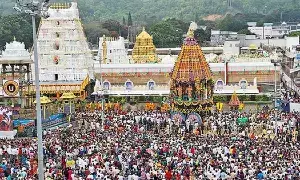 Smart Services at Tirumala: తిరుమలలో స్మార్ట్ సేవలు.. భక్తుల చెప్పుల కోసం QR కోడ్ విధానం.. ఇక పాదరక్షలు పోయే ఛాన్స్ లేదు.. Smart Services at Tirumala: తిరుమలలో స్మార్ట్ సేవలు.. భక్తుల చెప్పుల కోసం QR కోడ్ విధానం.. ఇక పాదరక్షలు పోయే ఛాన్స్ లేదు..