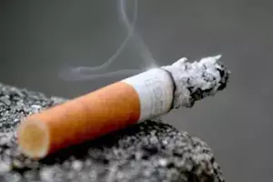 Cigarette Prices : పొగరాయుళ్లకు షాక్.. ఆకాశమే హద్దుగా పెరిగిన సిగరెట్ ధరలు Cigarette Prices : పొగరాయుళ్లకు షాక్.. ఆకాశమే హద్దుగా పెరిగిన సిగరెట్ ధరలు