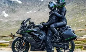 Kawasaki Ninja 1100SX  : సూపర్ బైక్ కొనాలనుకుంటున్నారా? నింజా 1100SX పై భారీ డిస్కౌంట్