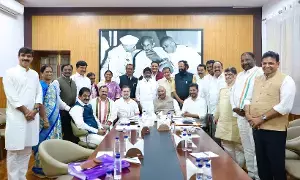 High Command Praises Telangana Congress: తెలంగాణ కాంగ్రెస్కు అధిష్ఠానం ప్రశంసలు: ఇదే ఉత్సాహంతో పని చేయండి High Command Praises Telangana Congress: తెలంగాణ కాంగ్రెస్కు అధిష్ఠానం ప్రశంసలు: ఇదే ఉత్సాహంతో పని చేయండి