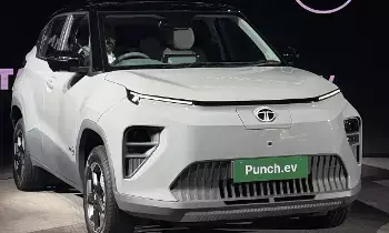 Tata Punch EV Facelift : ఒక్కసారి ఛార్జ్ చేస్తే 468 కిలోమీటర్లు.. 468 కి.మీ రేంజ్, ధర వింటే షాక్ అవ్వాల్సిందే