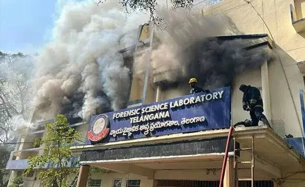 Nampally FSL Fire Accident: నాంపల్లి ఎఫ్ఎస్ఎల్ అగ్ని ప్రమాదం: 1,100 ఫైల్స్ డేటా రికవరీ కష్టతరం - ప్రత్యేక బృందం నిర్ధారణ Nampally FSL Fire Accident: నాంపల్లి ఎఫ్ఎస్ఎల్ అగ్ని ప్రమాదం: 1,100 ఫైల్స్ డేటా రికవరీ కష్టతరం - ప్రత్యేక బృందం నిర్ధారణ