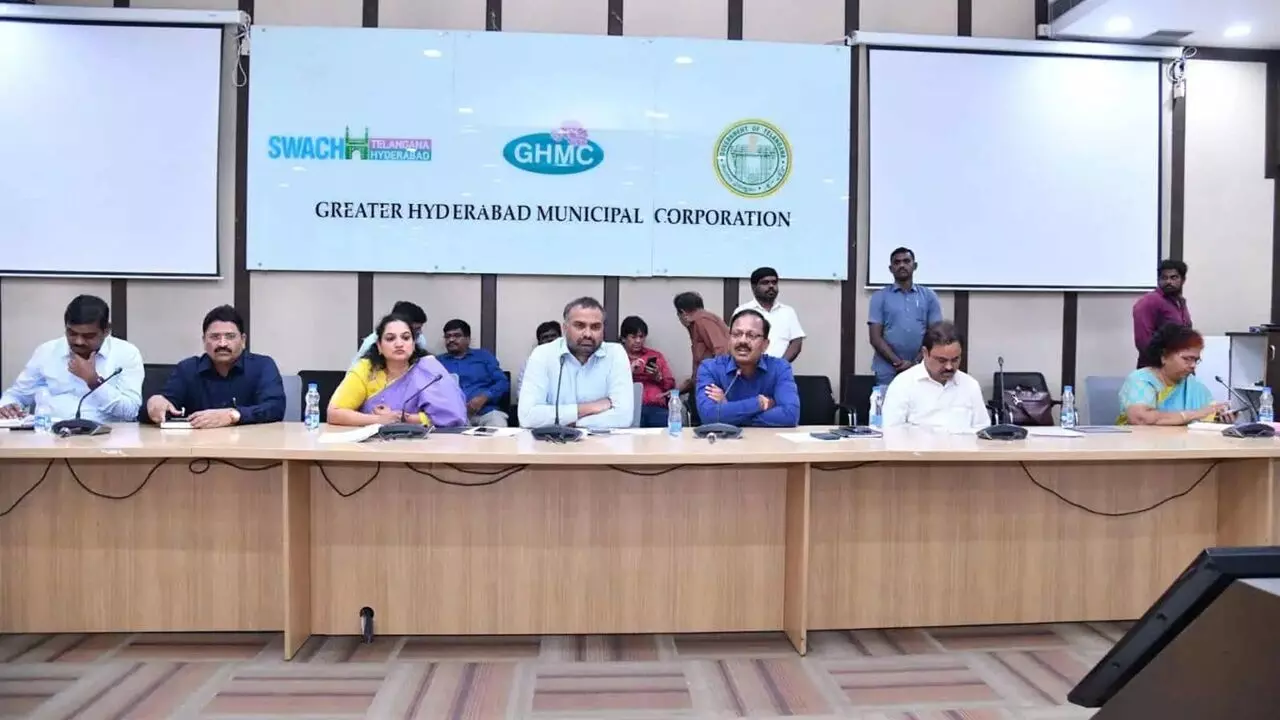 Commissioners :ప్రతి రోజూ ఇంటింటా చెత్త సేకరణ చేపడతాం Commissioners :ప్రతి రోజూ ఇంటింటా చెత్త సేకరణ చేపడతాం