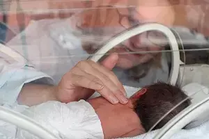 Care for Premature Babies: ప్రీ మెచ్యూర్ బేబీల సంరక్షణ ఇలా..